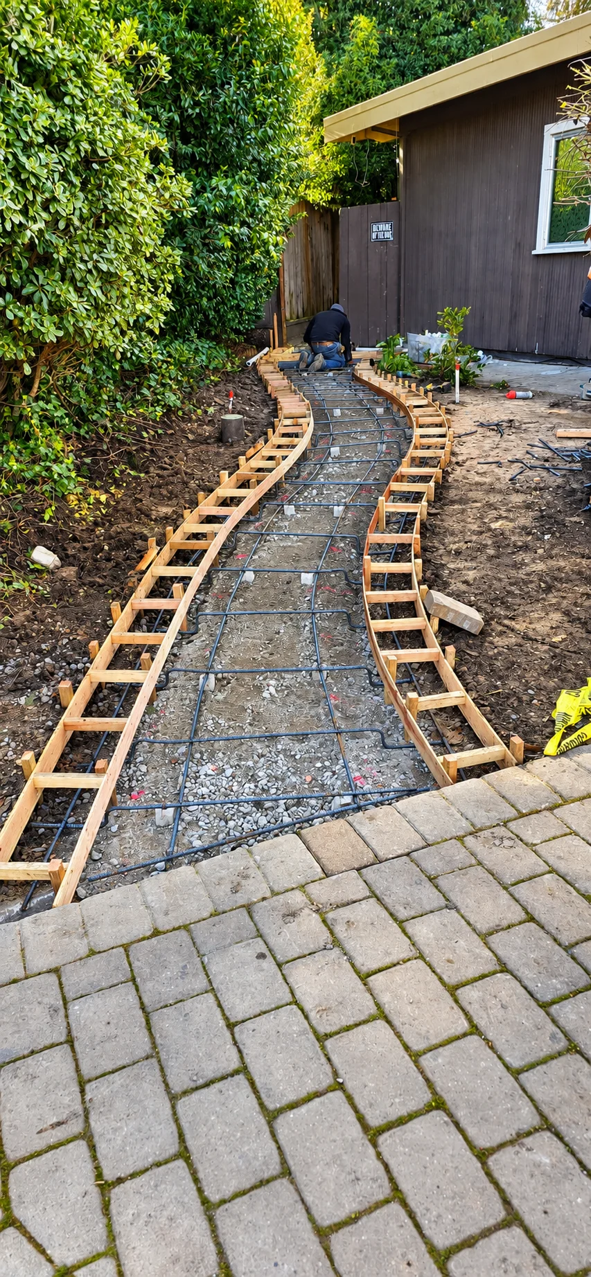 gravel-garden-path-wood-step-edging-paver-patio
